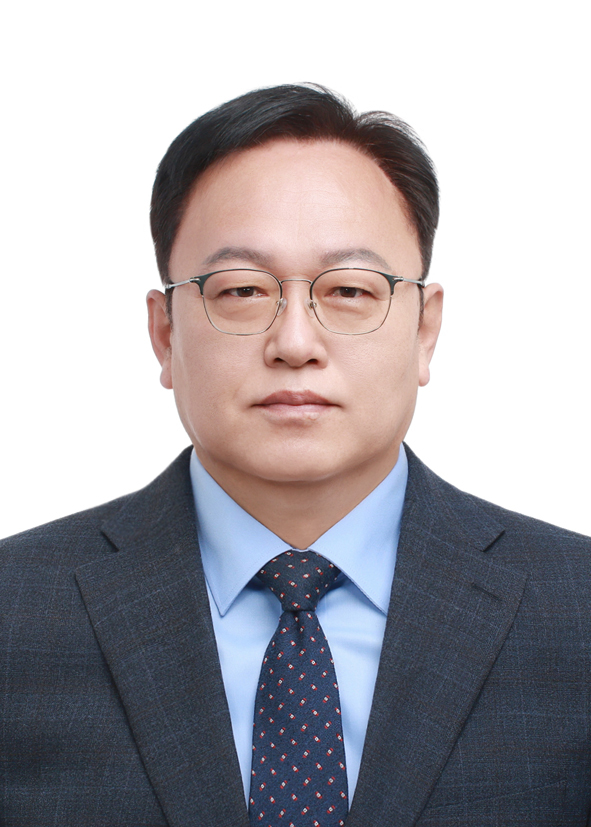 김산